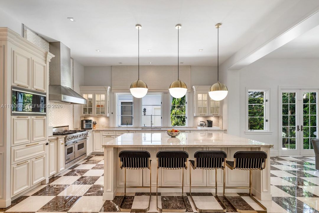 На продажу: $14,900,000 (7 спален, 7 ванн, 8208 Квадратных фут)