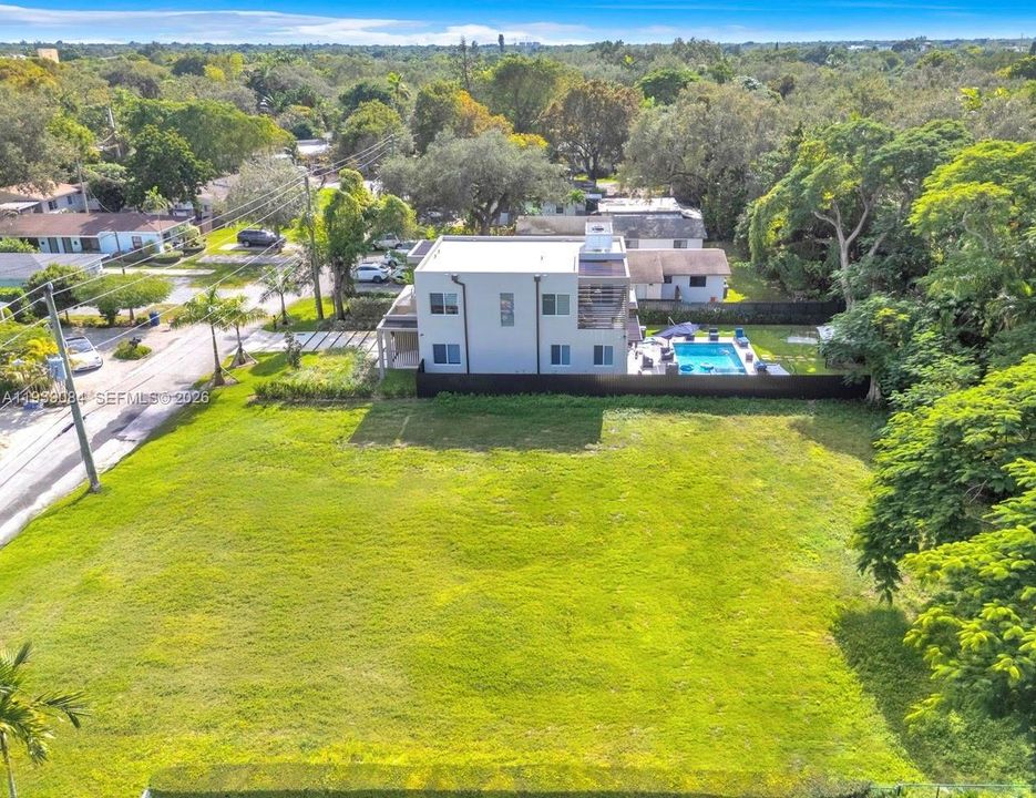 For Sale: $2,100,000 (0.33 acres)