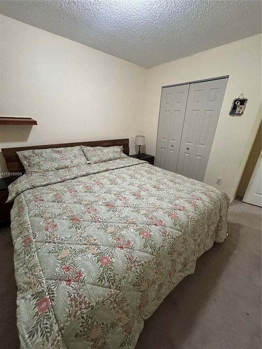 Под контрактом: $1,100 (1 спален, 1 ванн, 1273 Квадратных фут)