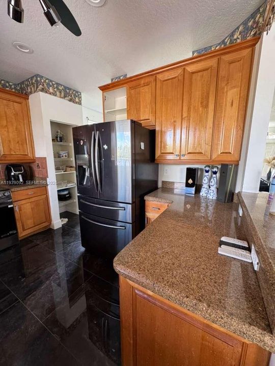 For Rent: $4,500 (5 beds, 3 baths, 2879 Square Feet)