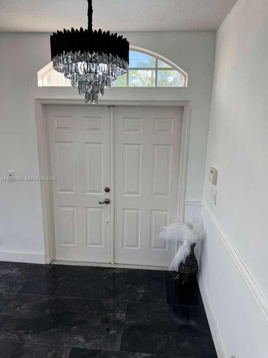 For Rent: $4,500 (5 beds, 3 baths, 2879 Square Feet)