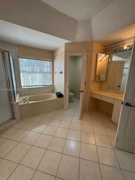 For Rent: $4,500 (5 beds, 3 baths, 2879 Square Feet)