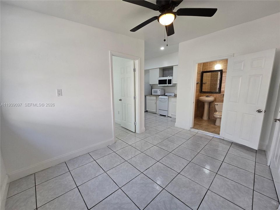 En Renta: $2,200 (2 camas, 1 baños, 700 Pies cuadrados)