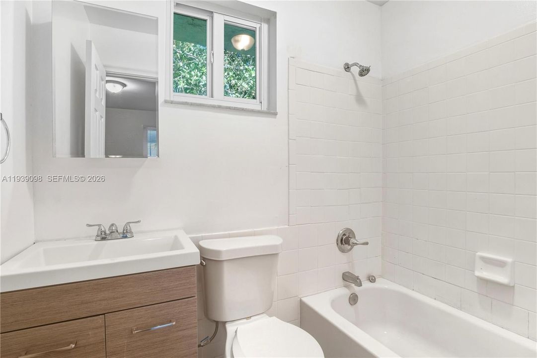 В аренду: $1,250 (0 спален, 1 ванн, 3253 Квадратных фут)