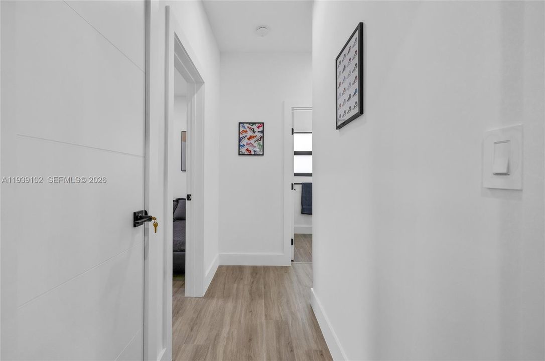 待售: $1,250,000 (5 贝兹, 3 浴室, 1493 平方英尺)