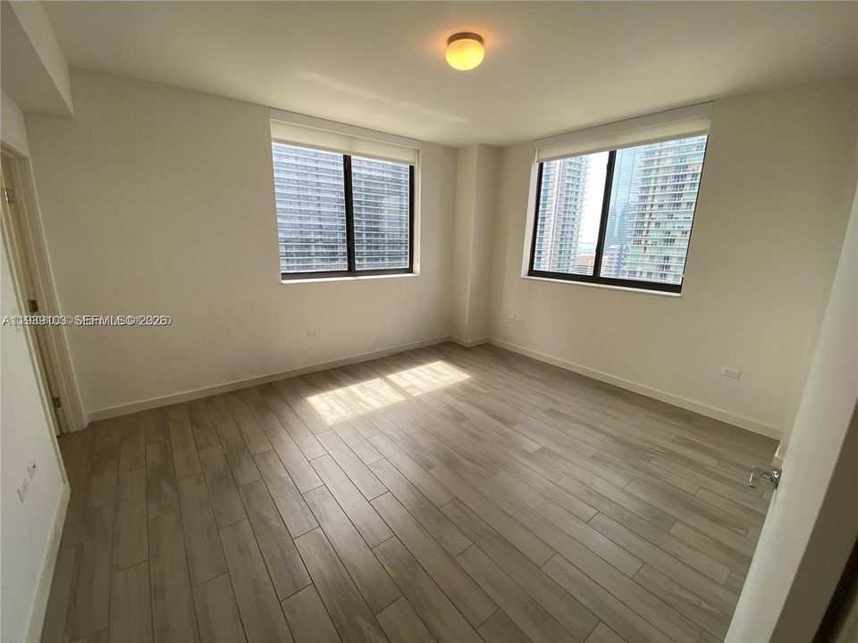 For Sale: $615,000 (1 beds, 1 baths, 821 Square Feet)