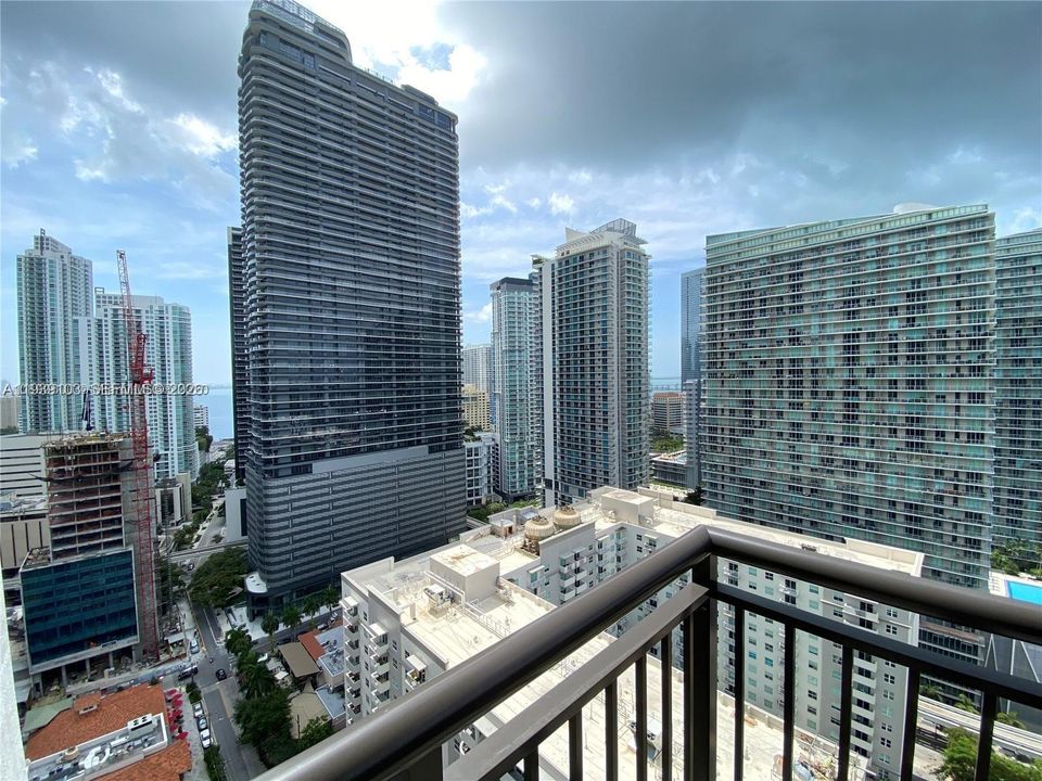 For Sale: $615,000 (1 beds, 1 baths, 821 Square Feet)
