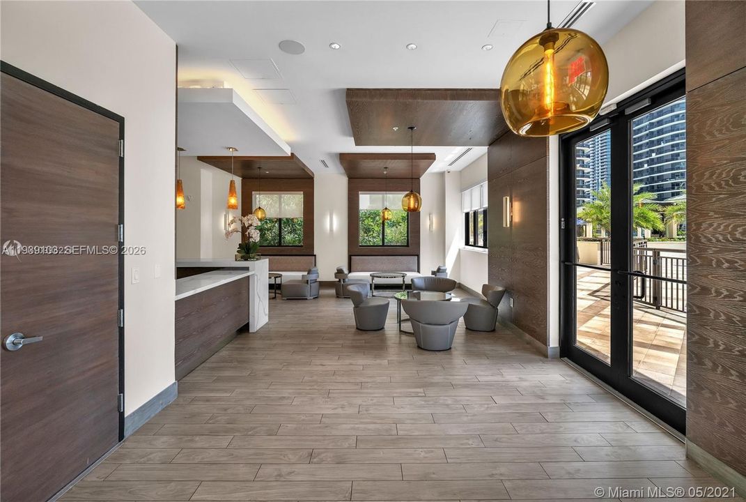 For Sale: $615,000 (1 beds, 1 baths, 821 Square Feet)