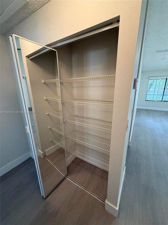 For Sale: $375,900 (2 beds, 2 baths, 1194 Square Feet)