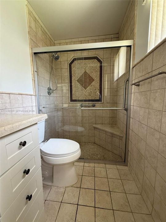 For Sale: $375,900 (2 beds, 2 baths, 1194 Square Feet)