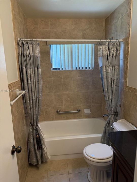 For Sale: $375,900 (2 beds, 2 baths, 1194 Square Feet)