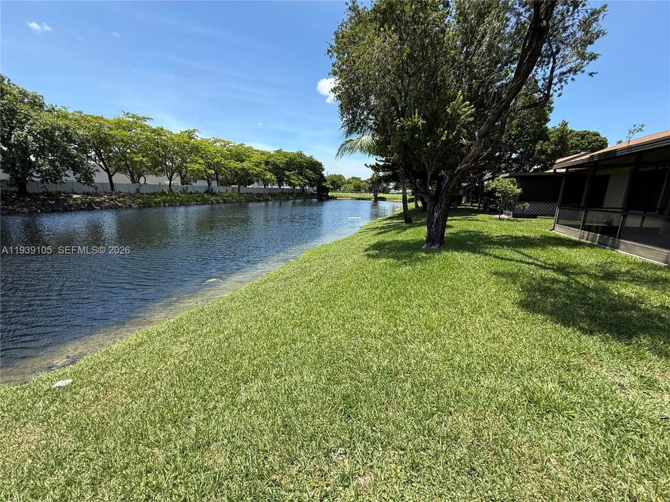 For Sale: $375,900 (2 beds, 2 baths, 1194 Square Feet)