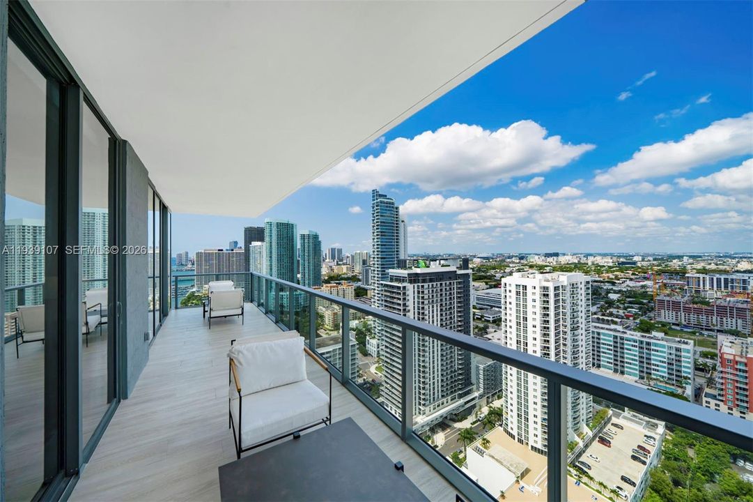 For Sale: $3,750,000 (4 beds, 5 baths, 3298 Square Feet)