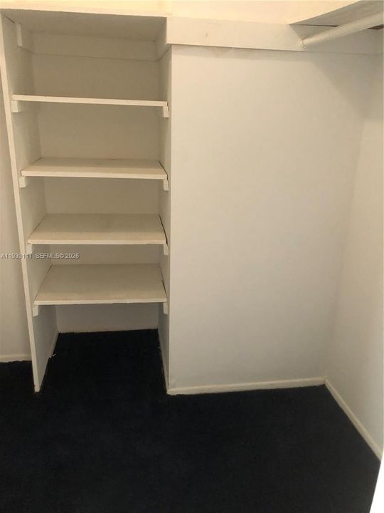 For Sale: $165,000 (1 beds, 1 baths, 1005 Square Feet)