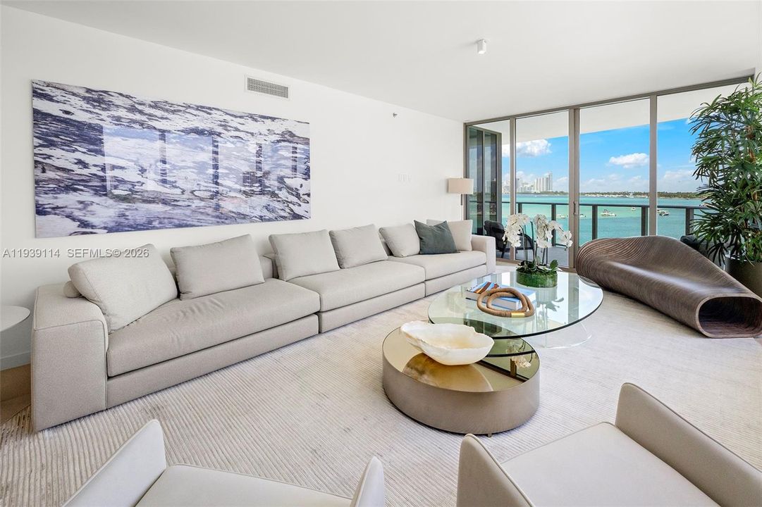 En Venta: $4,995,000 (4 camas, 4 baños, 3523 Pies cuadrados)