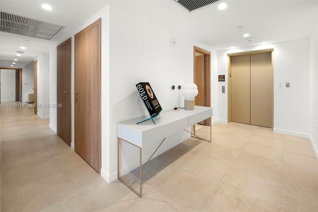 En Venta: $4,995,000 (4 camas, 4 baños, 3523 Pies cuadrados)