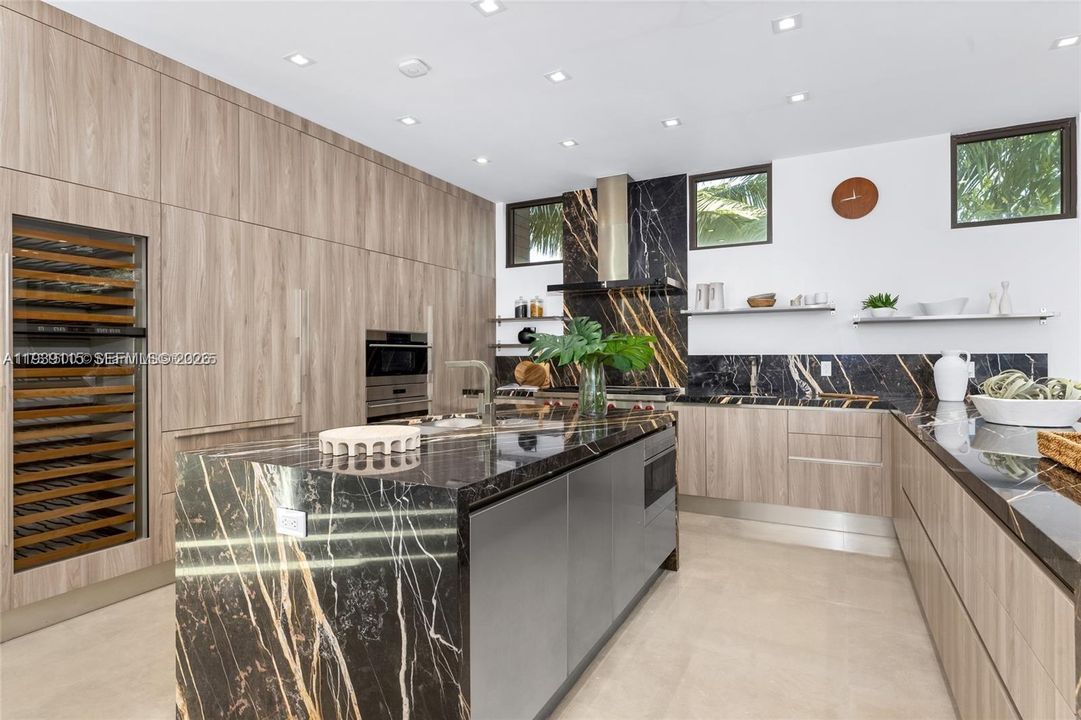 For Sale: $8,500,000 (6 beds, 7 baths, 0 Square Feet)