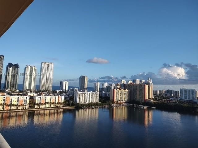 待售: $749,000 (2 贝兹, 2 浴室, 1396 平方英尺)