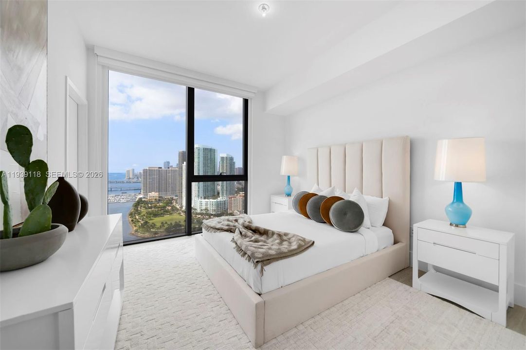 出租: $23,500 (4 贝兹, 5 浴室, 3298 平方英尺)