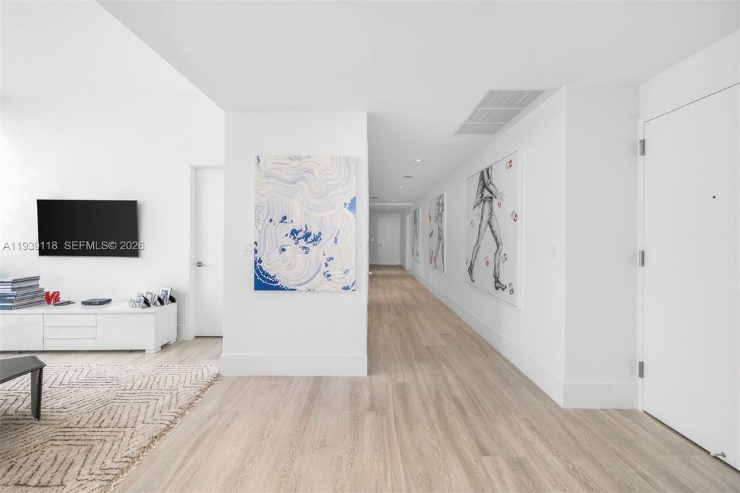 出租: $23,500 (4 贝兹, 5 浴室, 3298 平方英尺)