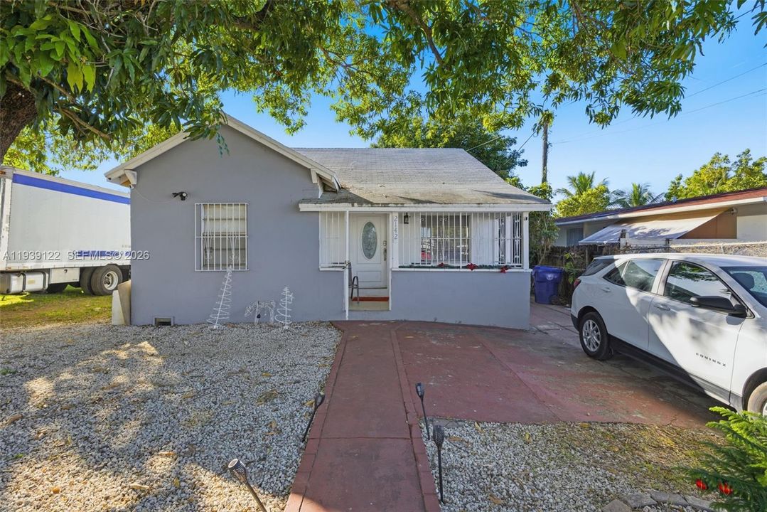 待售: $499,000 (3 贝兹, 1 浴室, 2010 平方英尺)