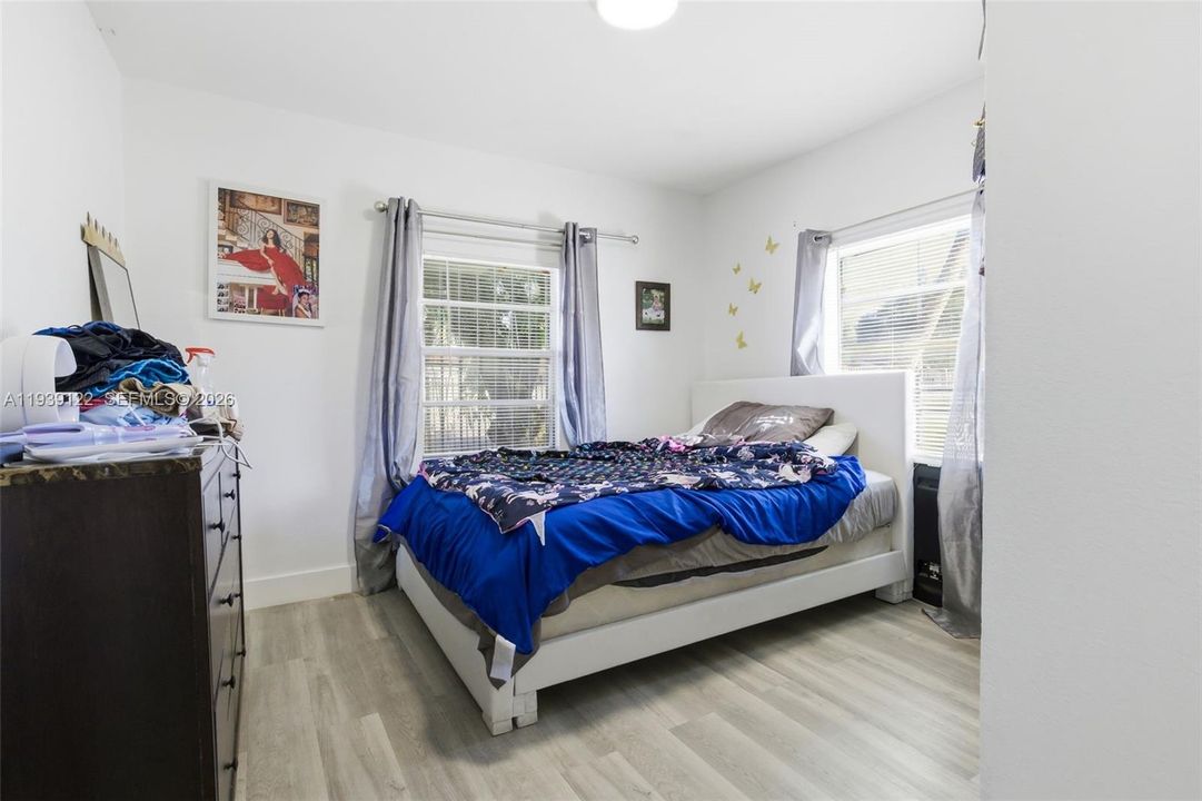 待售: $499,000 (3 贝兹, 1 浴室, 2010 平方英尺)