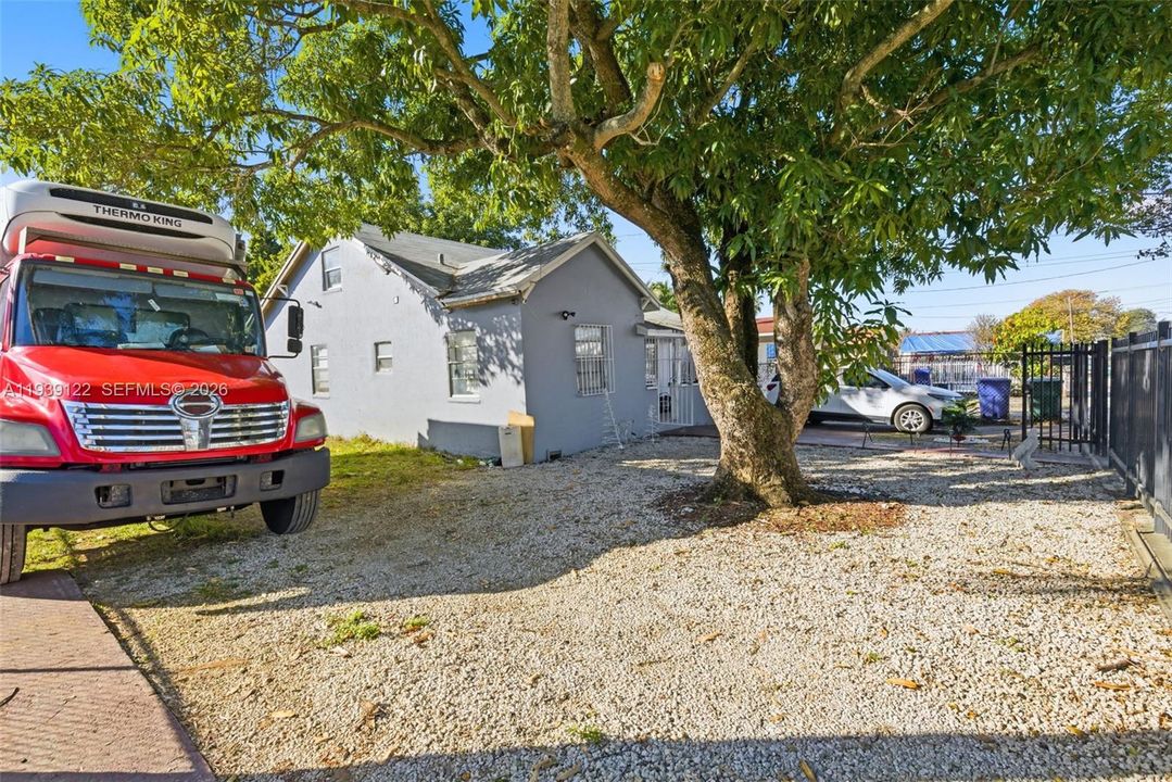 待售: $499,000 (3 贝兹, 1 浴室, 2010 平方英尺)