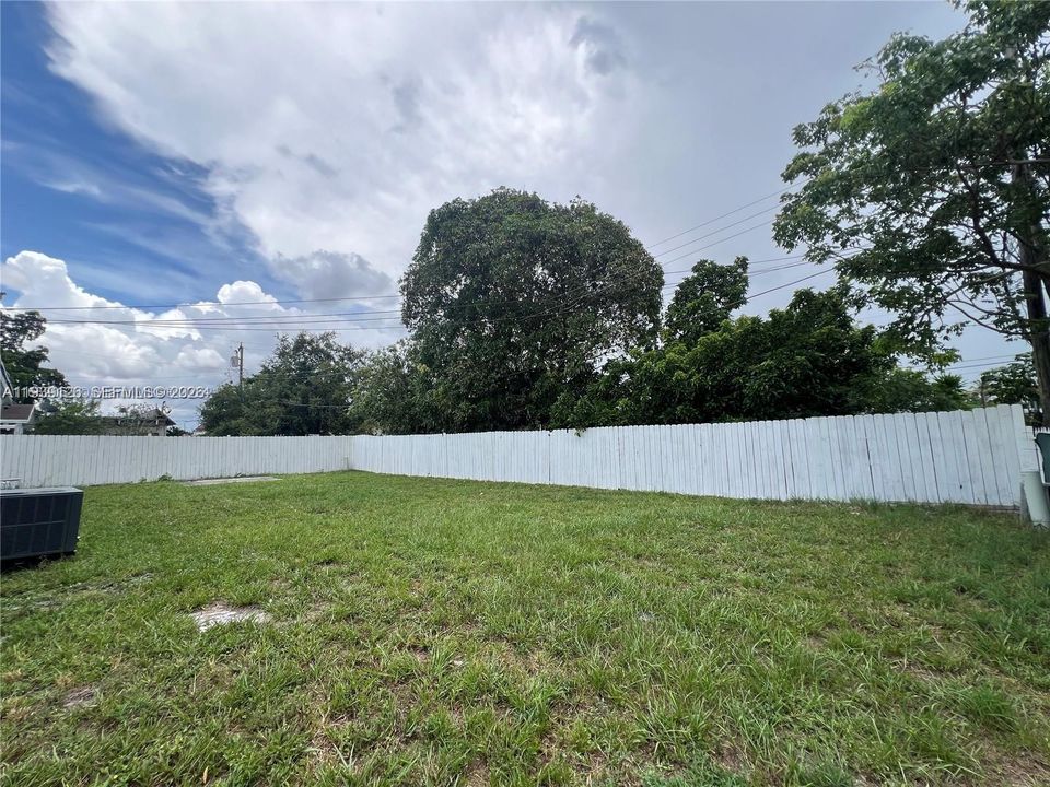 出租: $2,650 (3 贝兹, 1 浴室, 0 平方英尺)