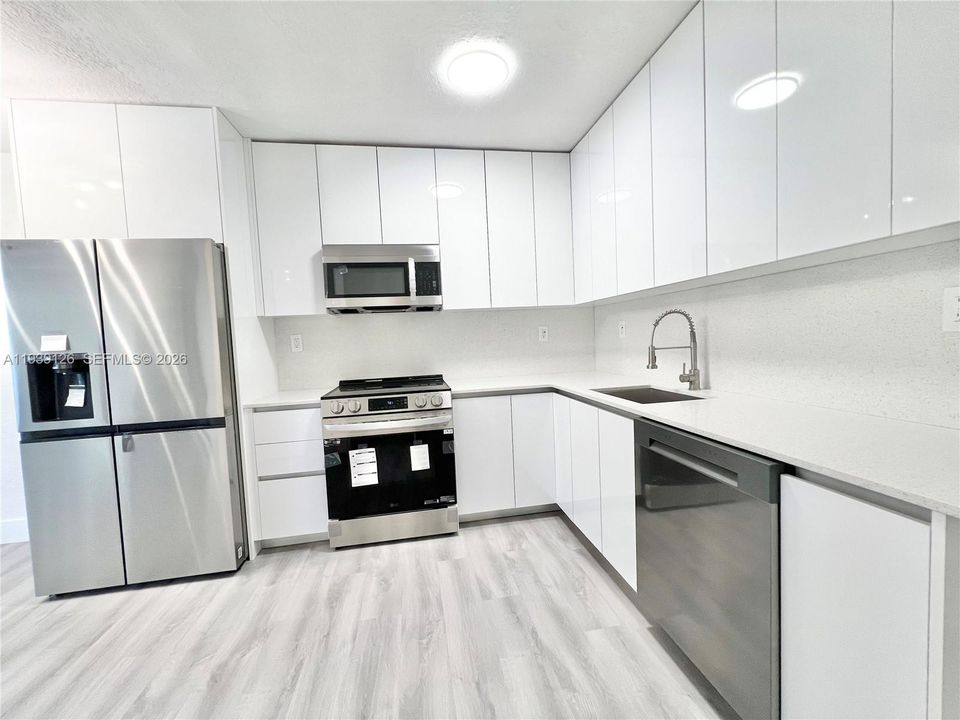 出租: $2,650 (3 贝兹, 1 浴室, 0 平方英尺)