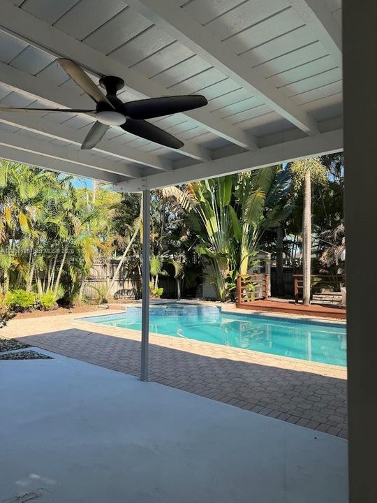 出租: $4,500 (3 贝兹, 2 浴室, 1628 平方英尺)