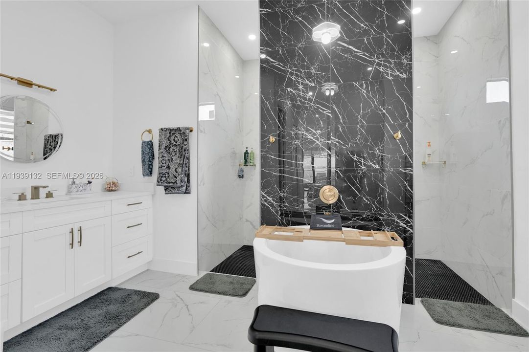 待售: $699,999 (4 贝兹, 4 浴室, 2714 平方英尺)