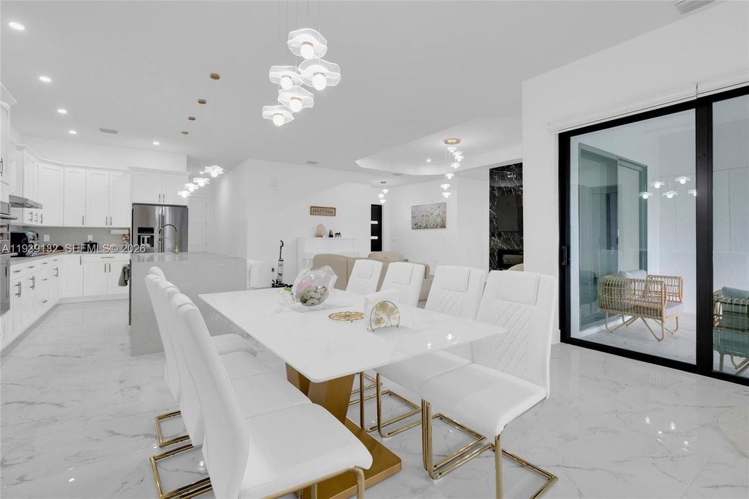 待售: $699,999 (4 贝兹, 4 浴室, 2714 平方英尺)