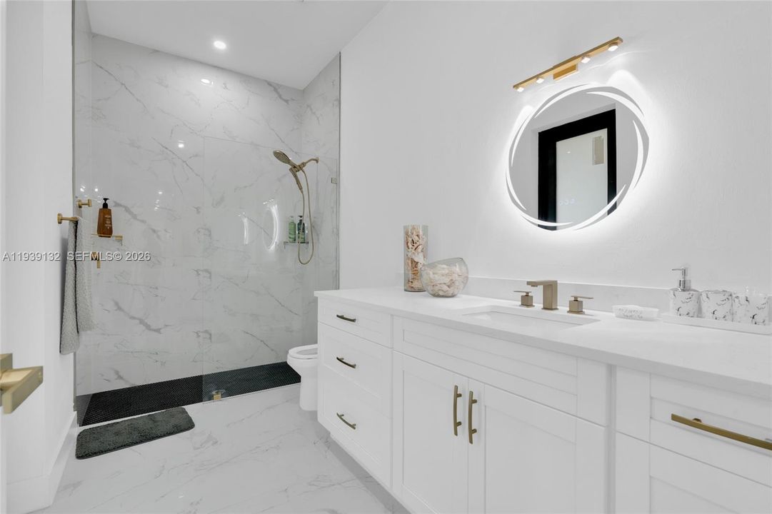 待售: $699,999 (4 贝兹, 4 浴室, 2714 平方英尺)