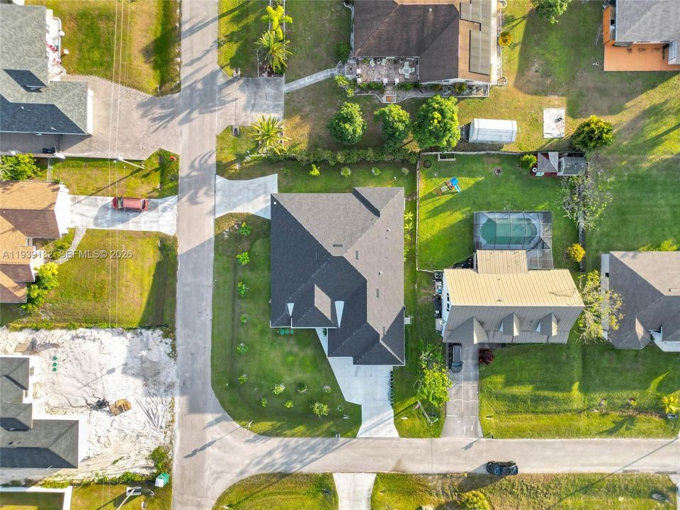 待售: $699,999 (4 贝兹, 4 浴室, 2714 平方英尺)