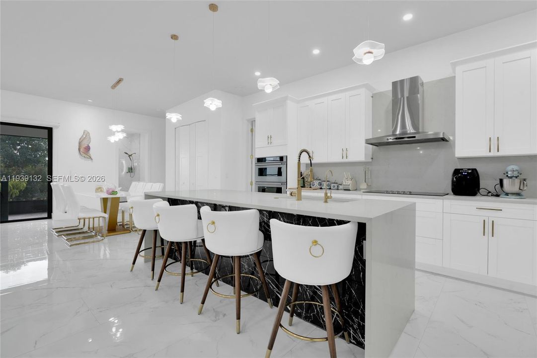 待售: $699,999 (4 贝兹, 4 浴室, 2714 平方英尺)