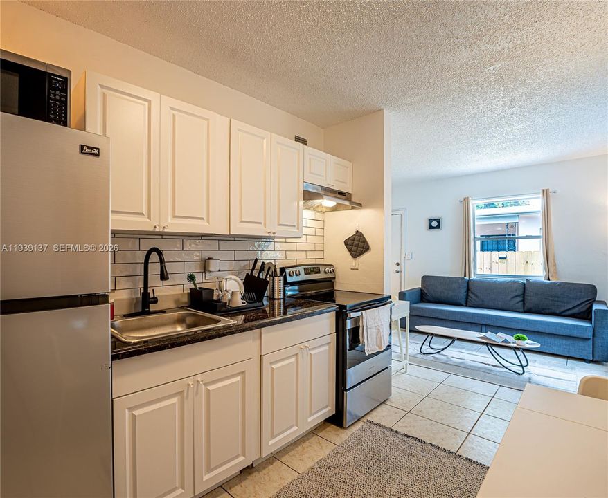 待售: $499,000 (0 贝兹, 0 浴室, 1008 平方英尺)