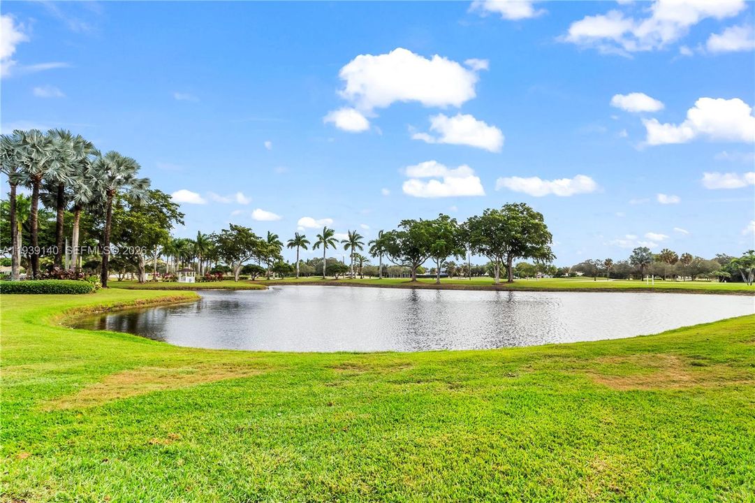 В аренду: $2,300 (1 спален, 1 ванн, 0 Квадратных фут)