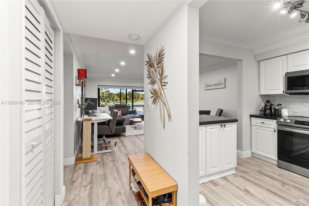 В аренду: $2,300 (1 спален, 1 ванн, 0 Квадратных фут)