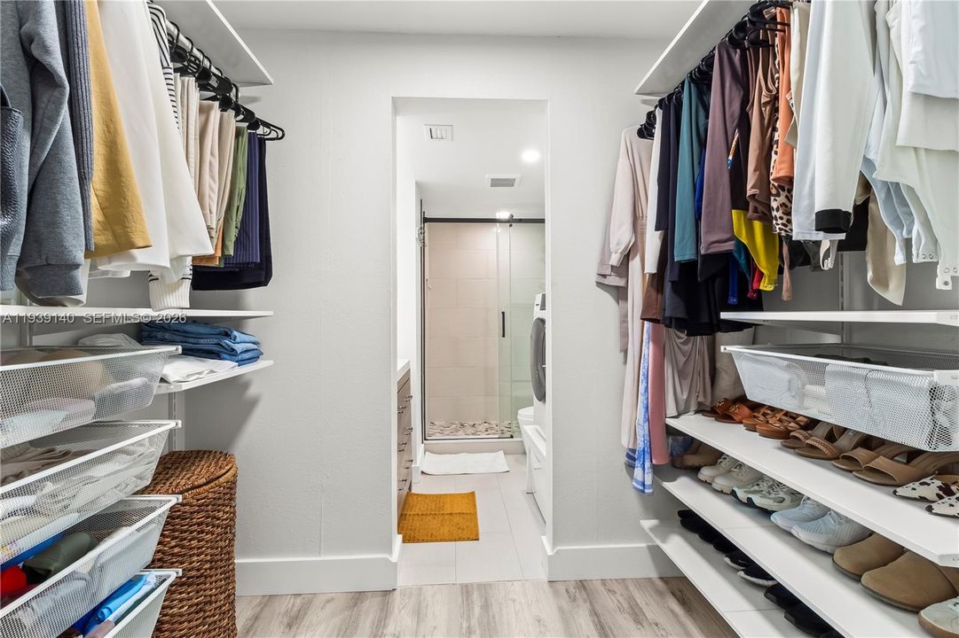 В аренду: $2,300 (1 спален, 1 ванн, 0 Квадратных фут)