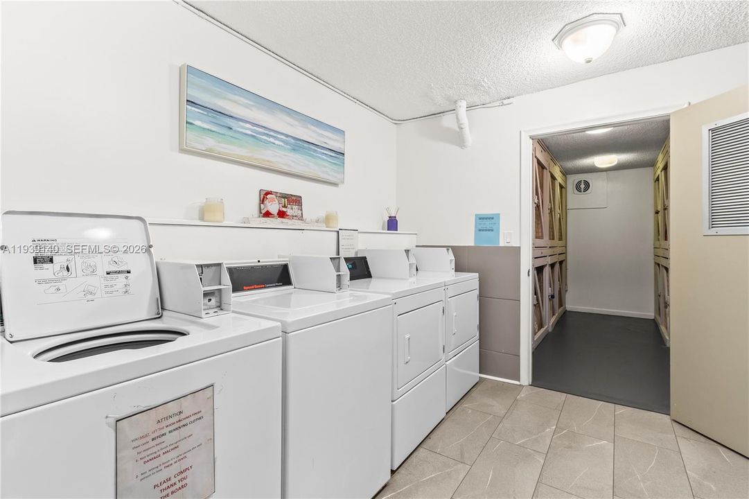 В аренду: $2,300 (1 спален, 1 ванн, 0 Квадратных фут)