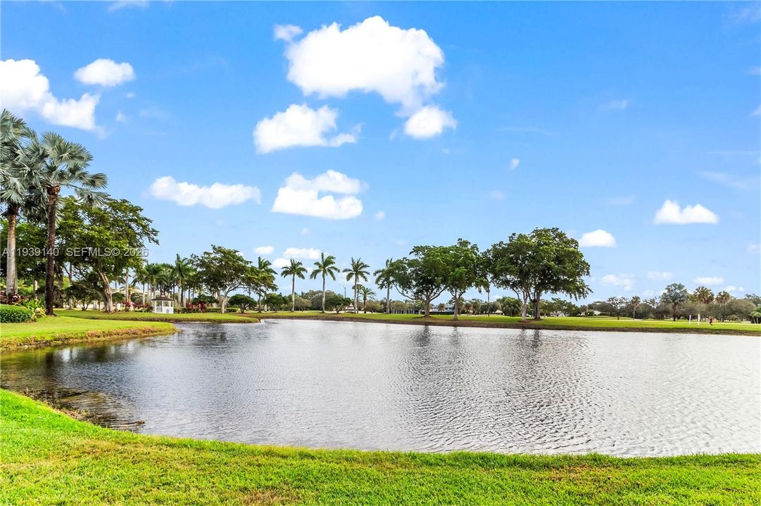 В аренду: $2,300 (1 спален, 1 ванн, 0 Квадратных фут)