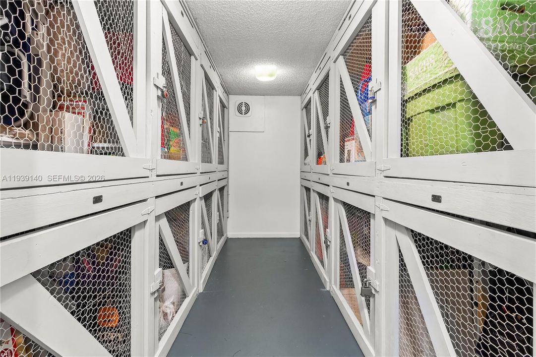 В аренду: $2,300 (1 спален, 1 ванн, 0 Квадратных фут)