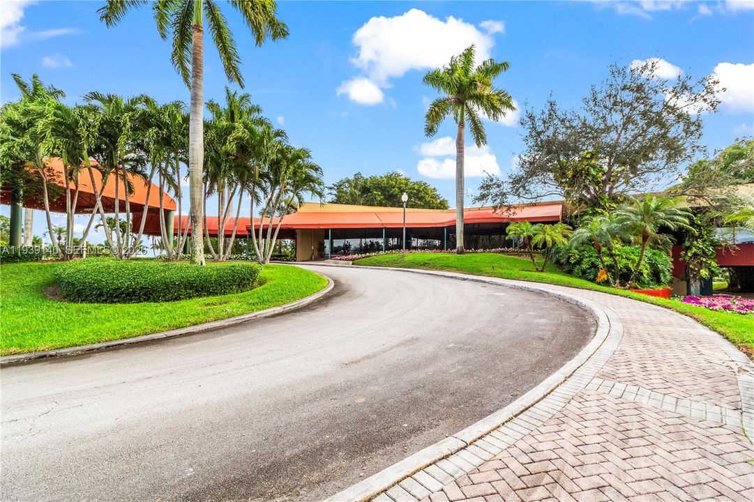 В аренду: $2,300 (1 спален, 1 ванн, 0 Квадратных фут)