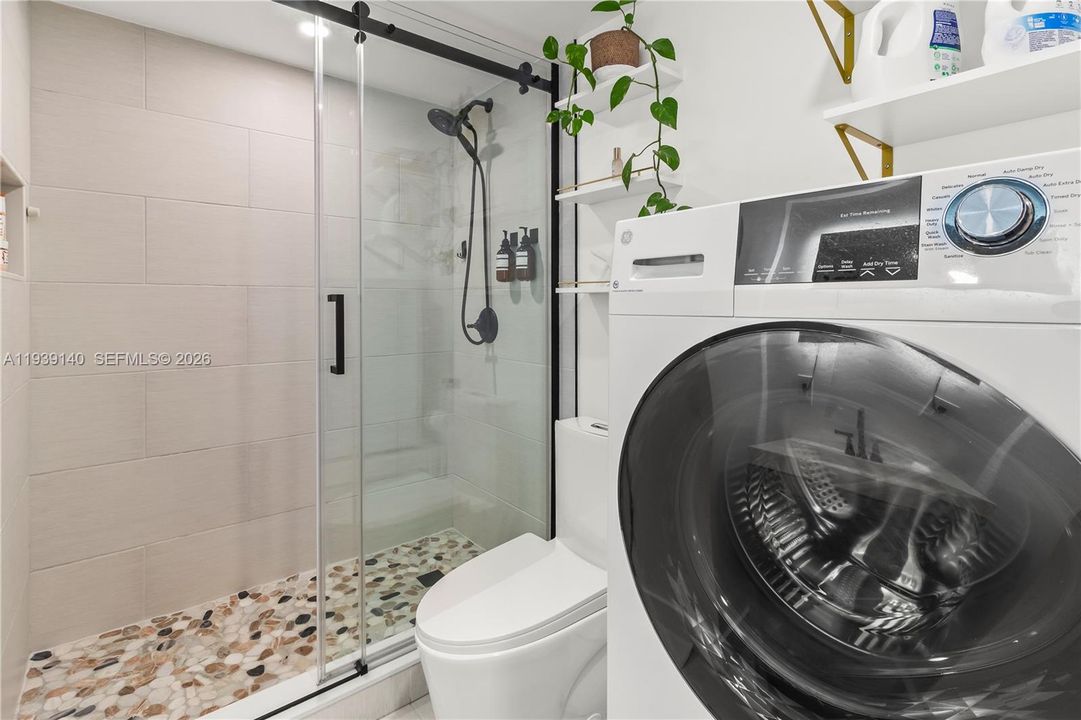 В аренду: $2,300 (1 спален, 1 ванн, 0 Квадратных фут)