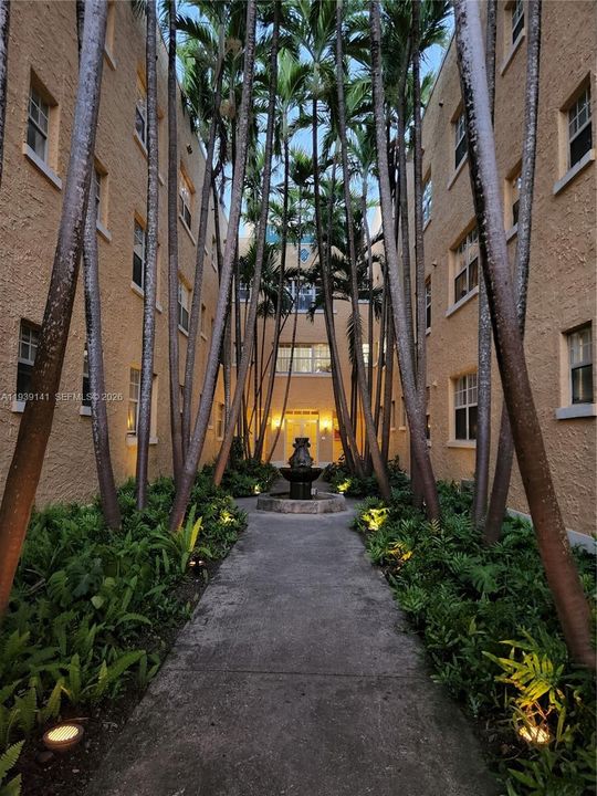 For Rent: $1,800 (1 beds, 1 baths, 445 Square Feet)