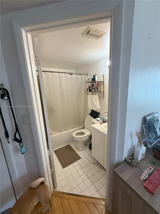For Rent: $1,800 (1 beds, 1 baths, 445 Square Feet)