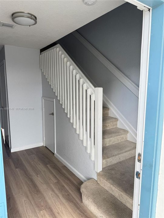 For Rent: $2,300 (3 beds, 2 baths, 1276 Square Feet)