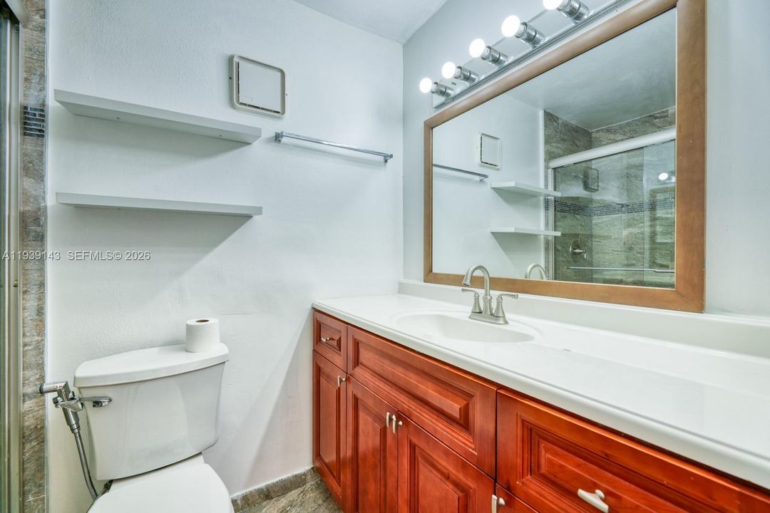 For Rent: $2,500 (2 beds, 2 baths, 1045 Square Feet)