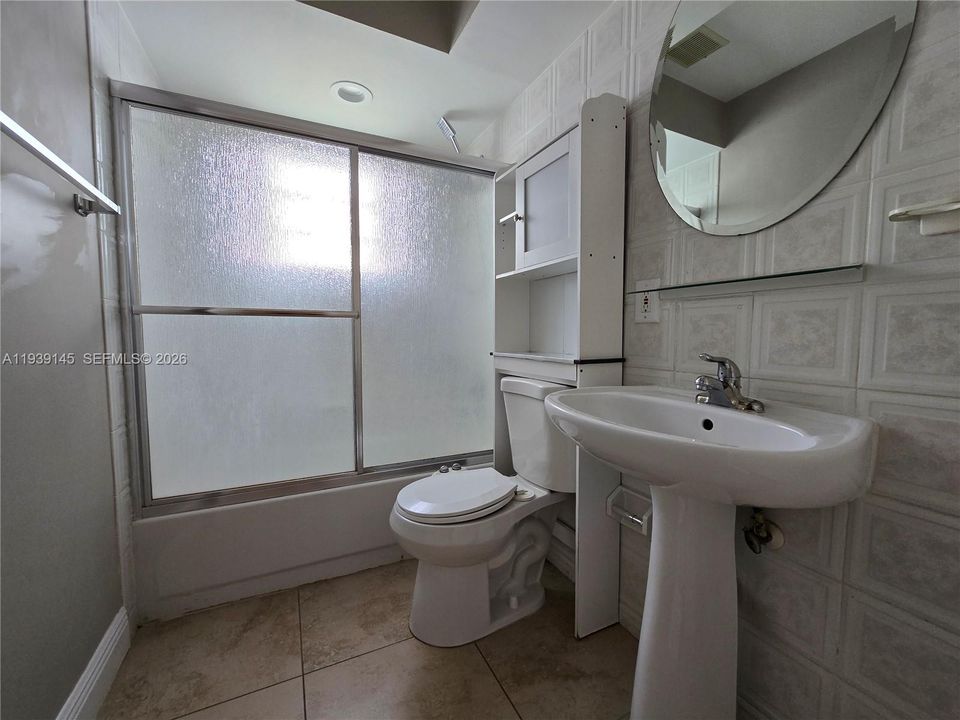 В аренду: $3,500 (3 спален, 2 ванн, 1700 Квадратных фут)