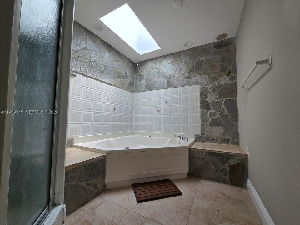 В аренду: $3,500 (3 спален, 2 ванн, 1700 Квадратных фут)